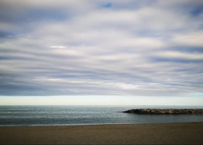 Avec A Pied Et Grande Piscine *
