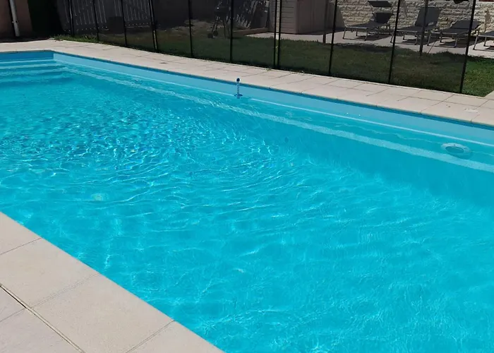 Вилла Avec A Pied Et Grande Piscine