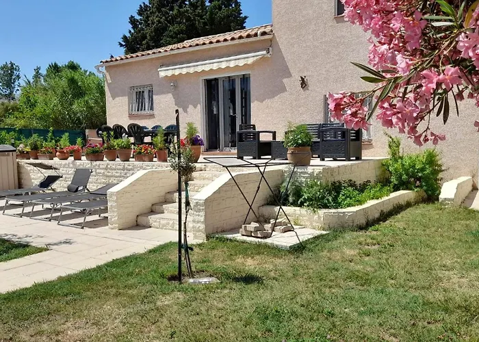 Вилла Avec A Pied Et Grande Piscine